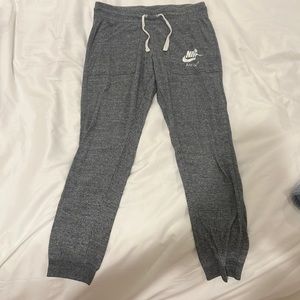Size small Nike sweatpants great condition